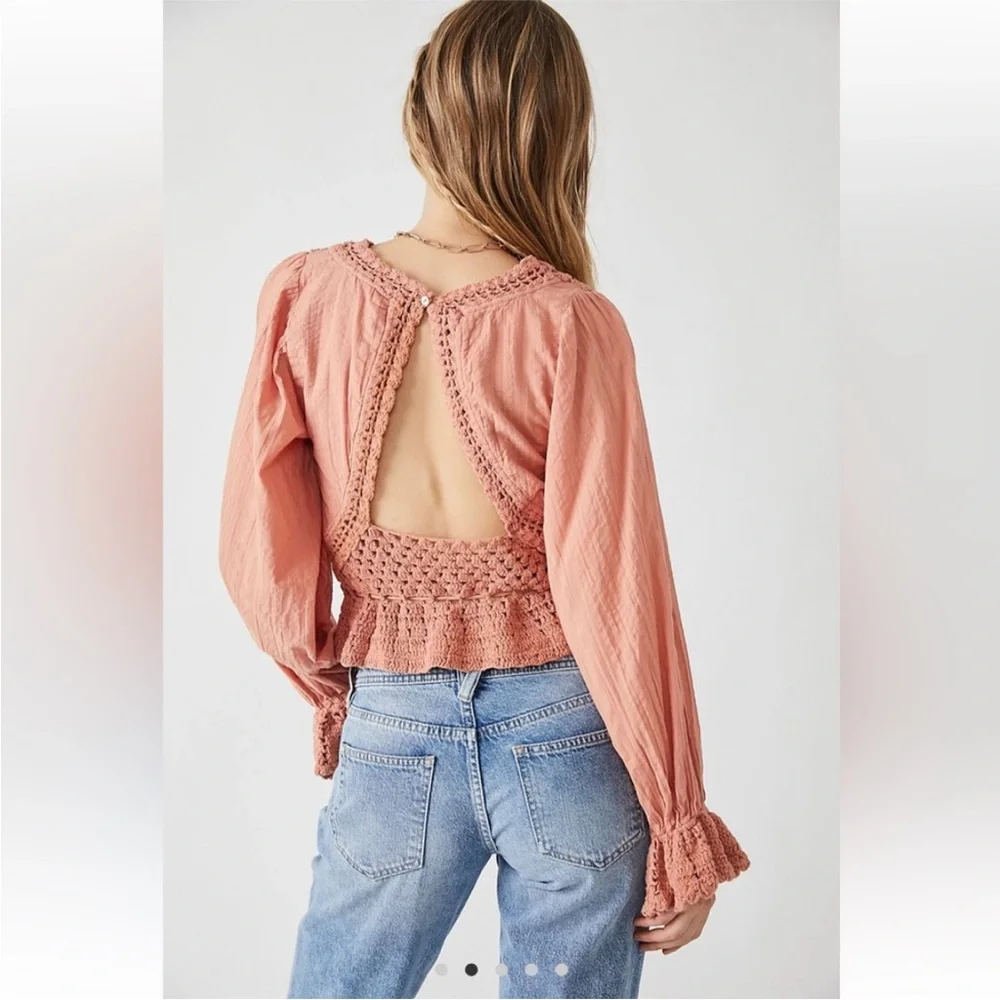 Free People Megan Long sleeves cut out back Crochet crop Top size Large